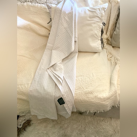 Lauren Ralph Lauren Farmhouse Queen Flat Sheet Neutral Shade Tiny Dot Flowers - Picture 7 of 13